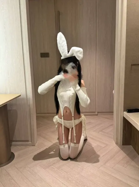 E026