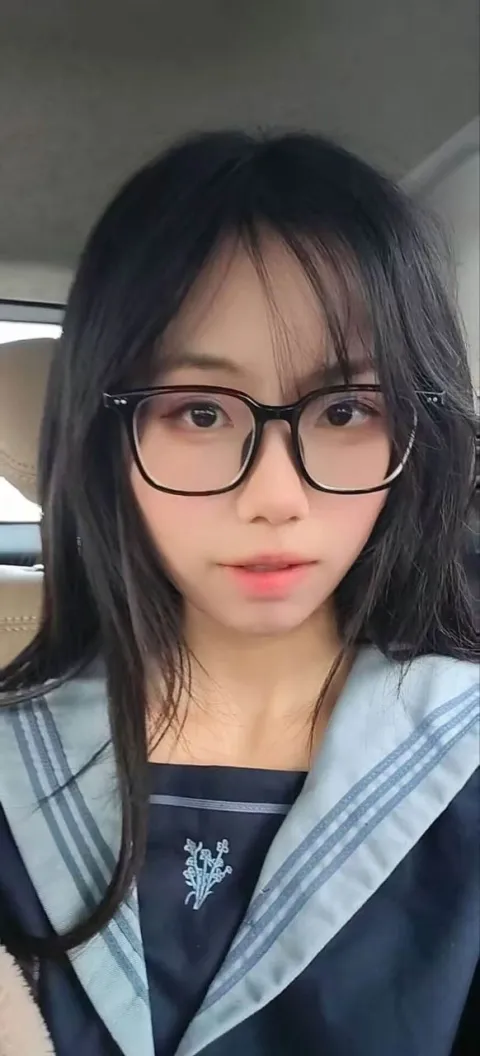 E028