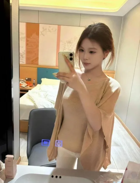 E044