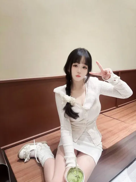 E056