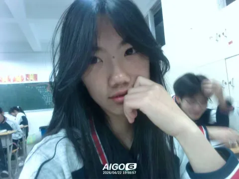E083