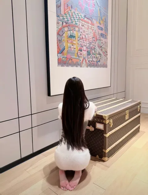 E129