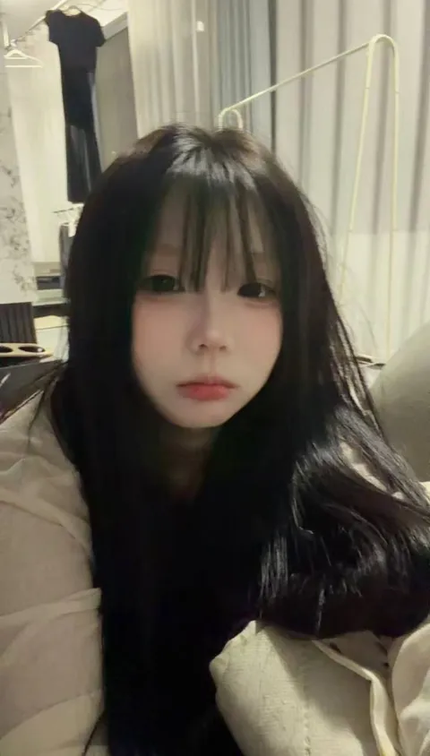 E208