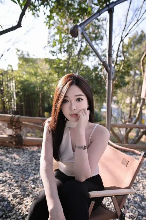E357
