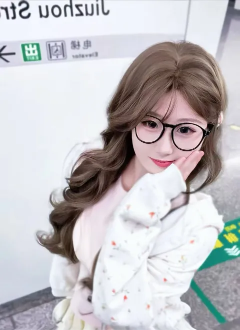 E358