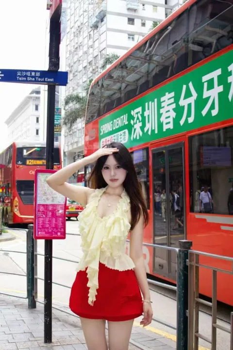 E383