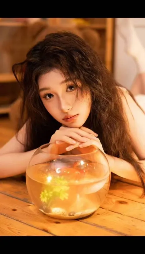 E483
