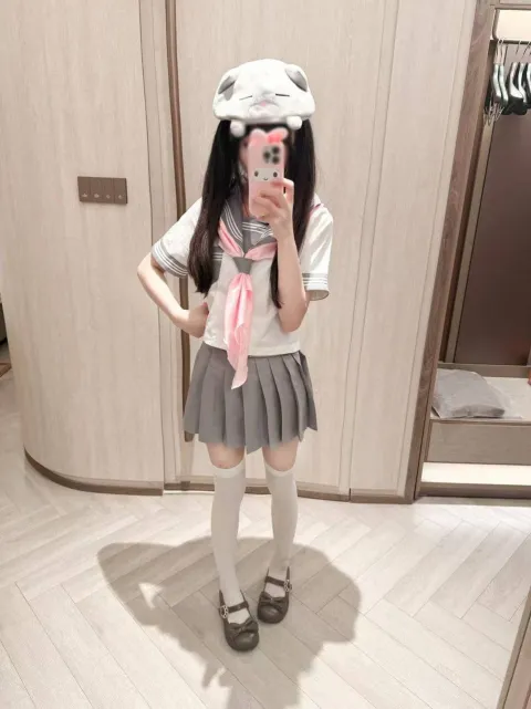 E647