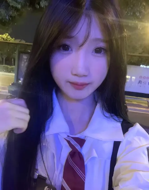 E677