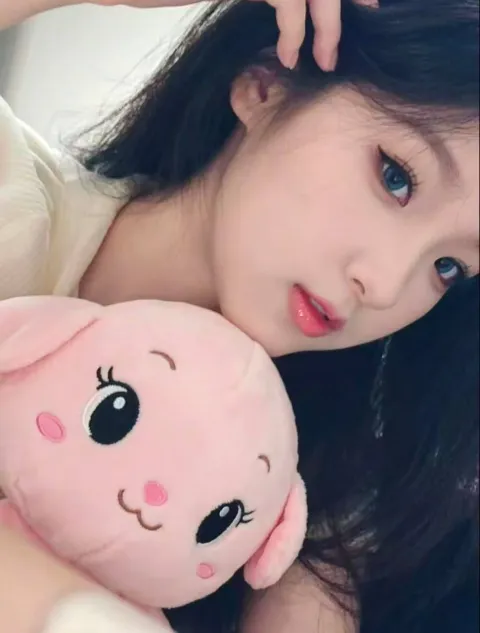 E689