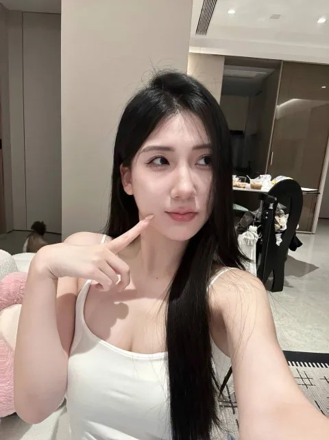 E764