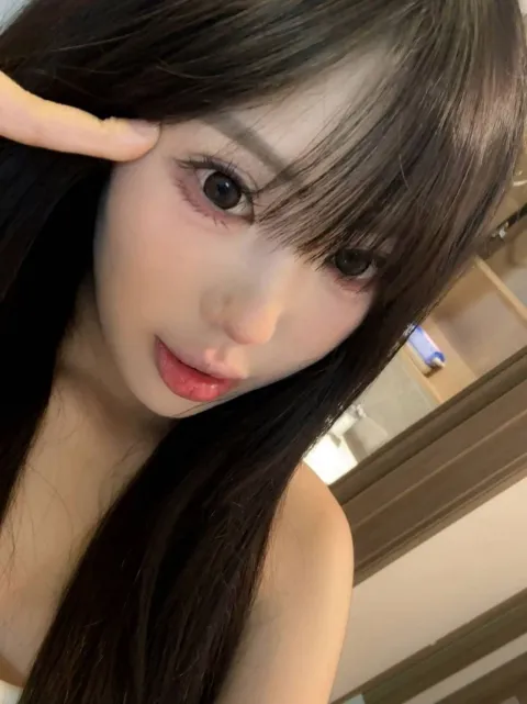 E777
