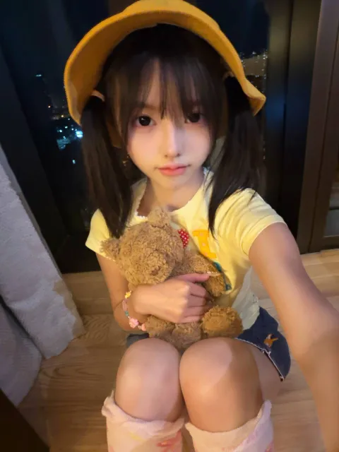 E784