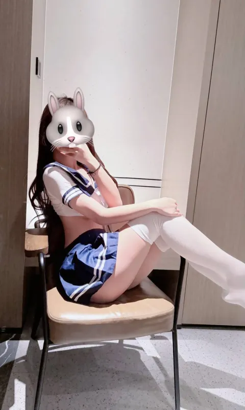 E785