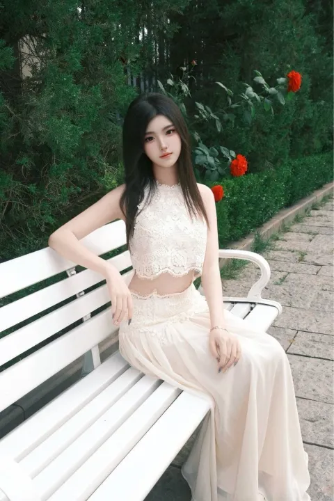 E823