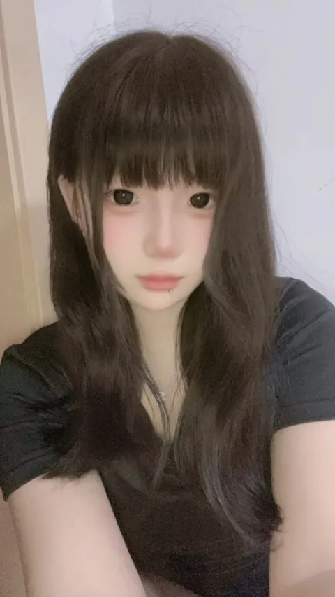 E857