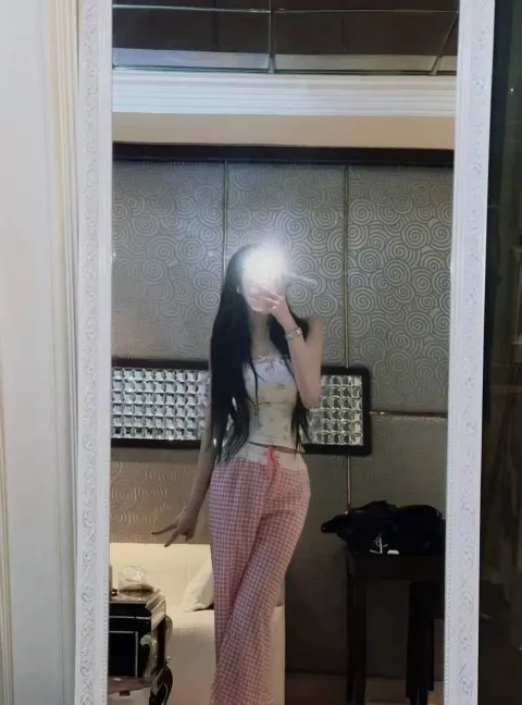 E861