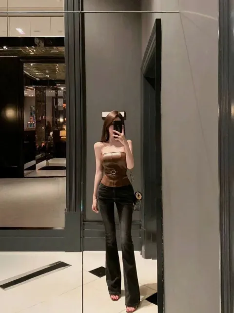E861