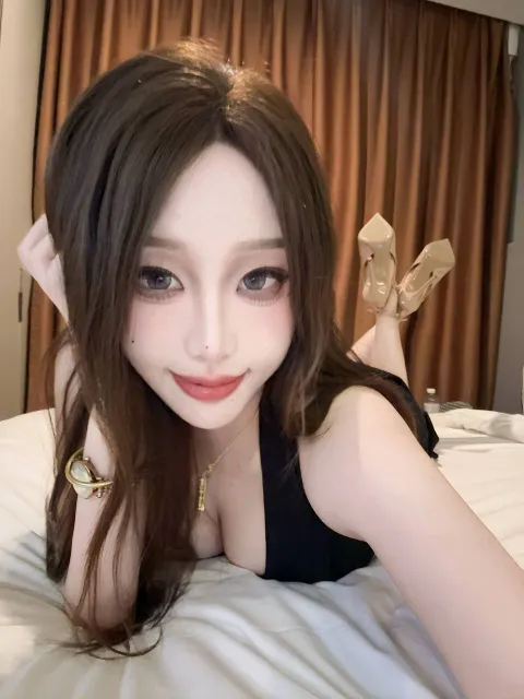 E877