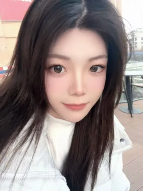 E879