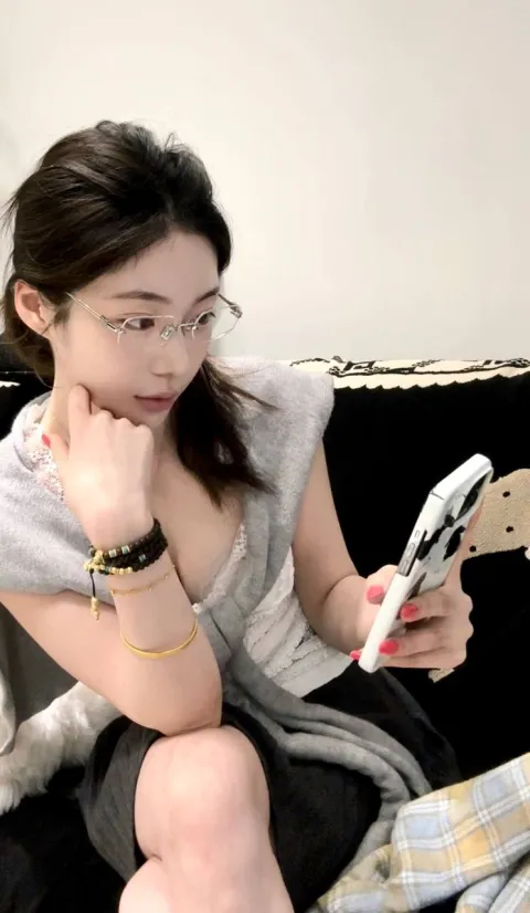 E882