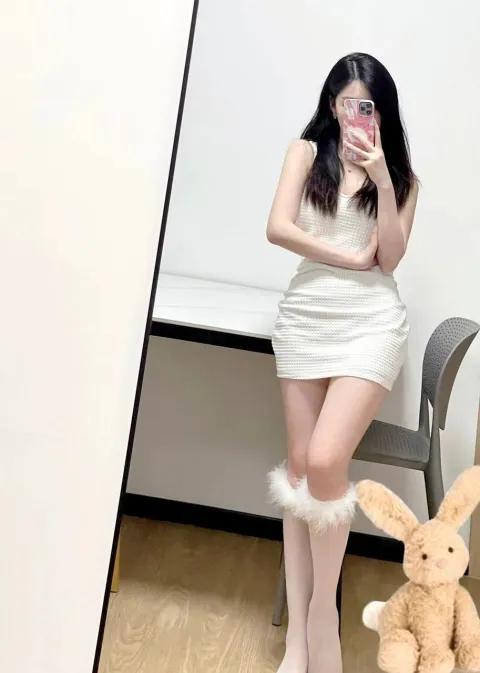 E882