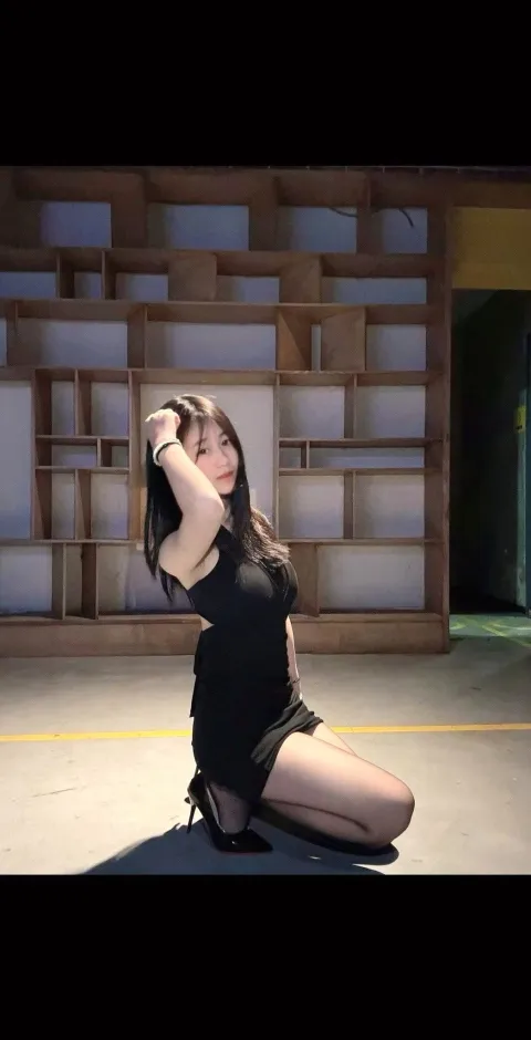 E894