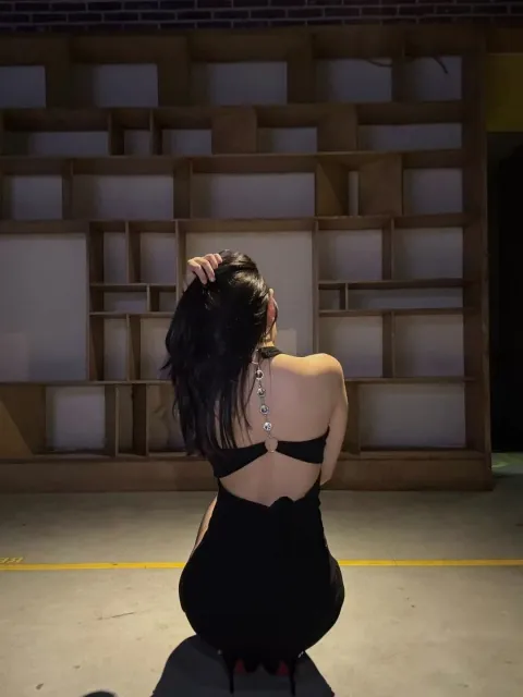 E894