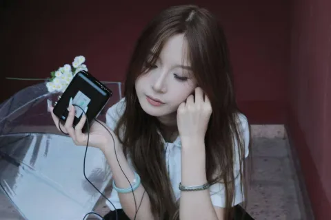 E930
