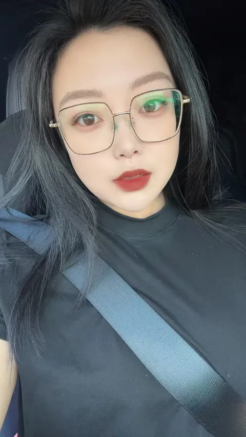 E932