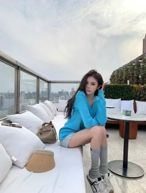 E943