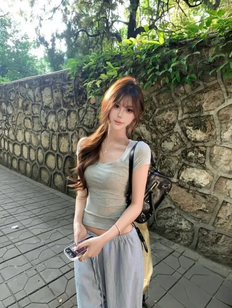 E943