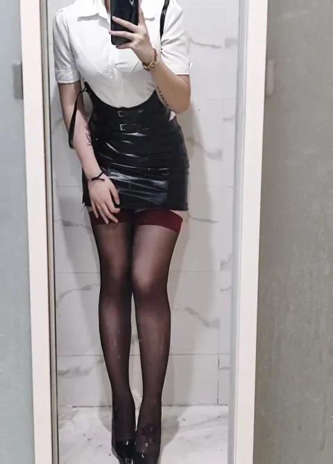 E947