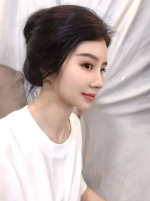 E983