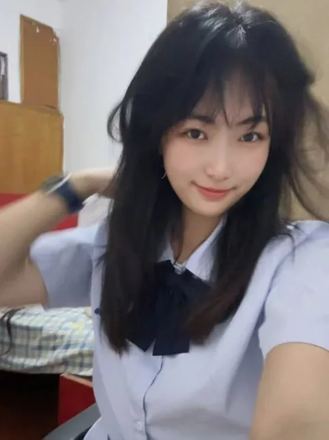 E989