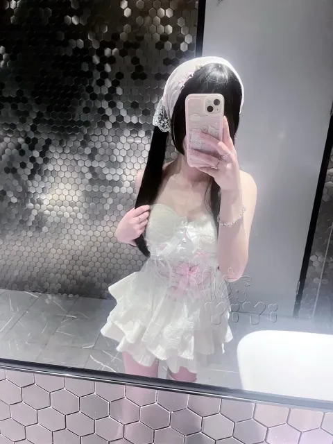 F218