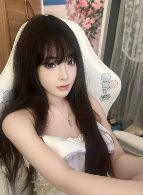 F223