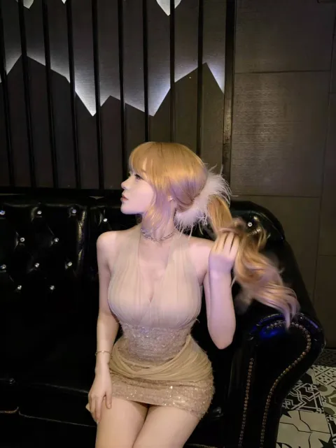 F223