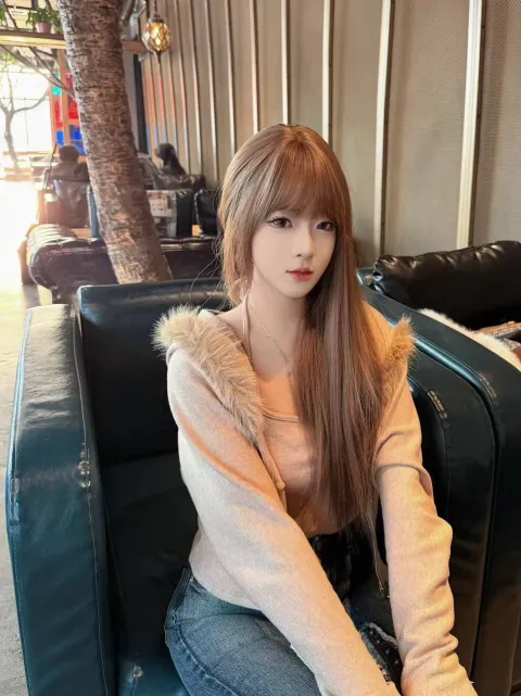 F223