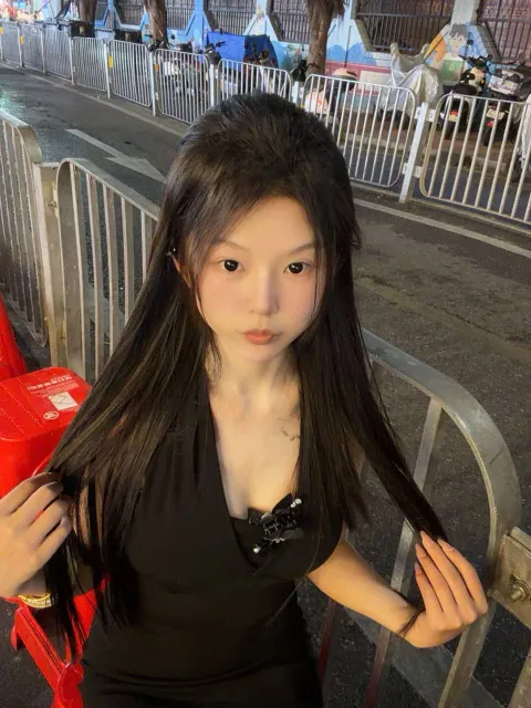 F283