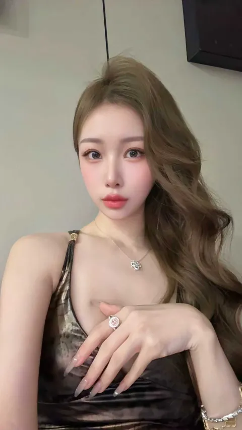 F523