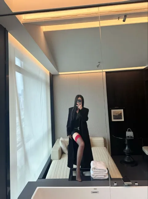 F527