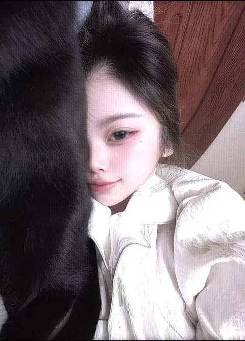 F528