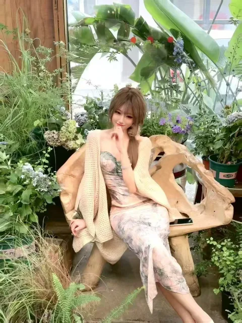 F533