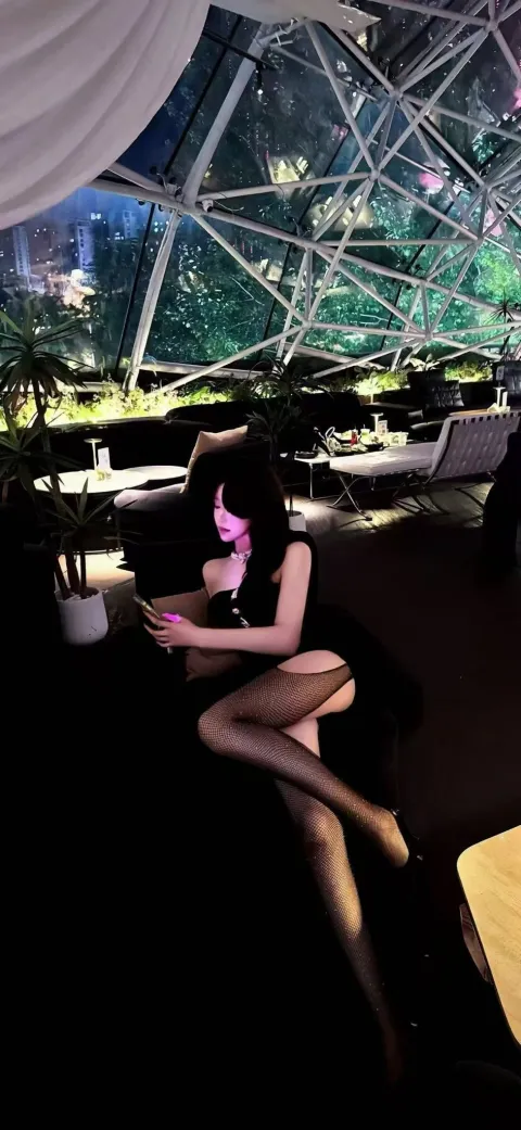 F533