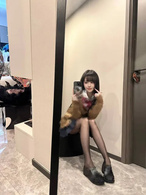 F574