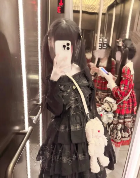 F588