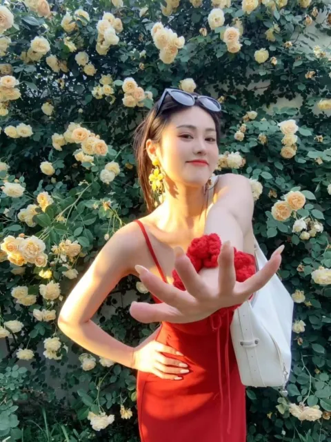 F733