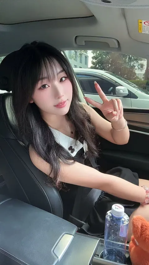 F837