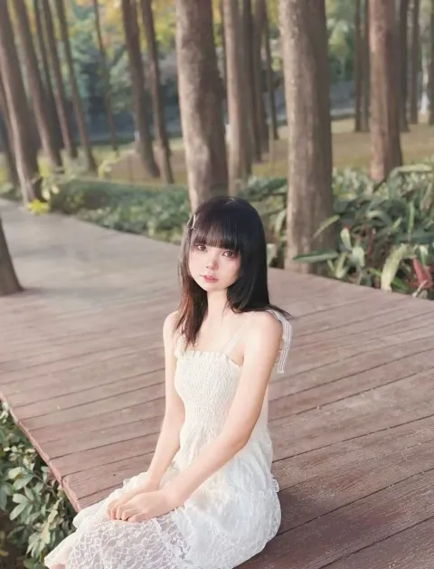 F881